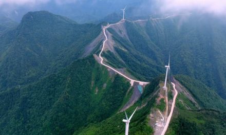China’s Extreme Blade Sky Road Feels Like Driving on a Knife’s Edge