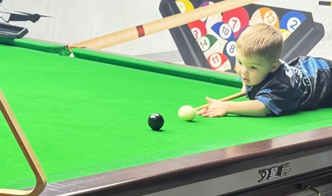 British 2-year-old breaks two world records playing pool and snooker