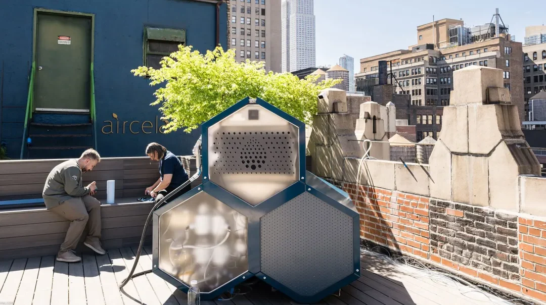 Intriguing New Machine Turns Air Into Gasoline You Can Put Straight Into Your Car