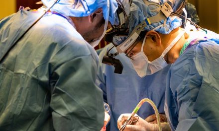 Surgeons Kept a Man Alive With No Lungs For 48 Hours. Here’s How.