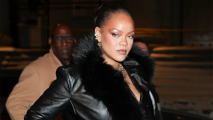 Rihanna suffers wardrobe malfunction at New York Fashion Week