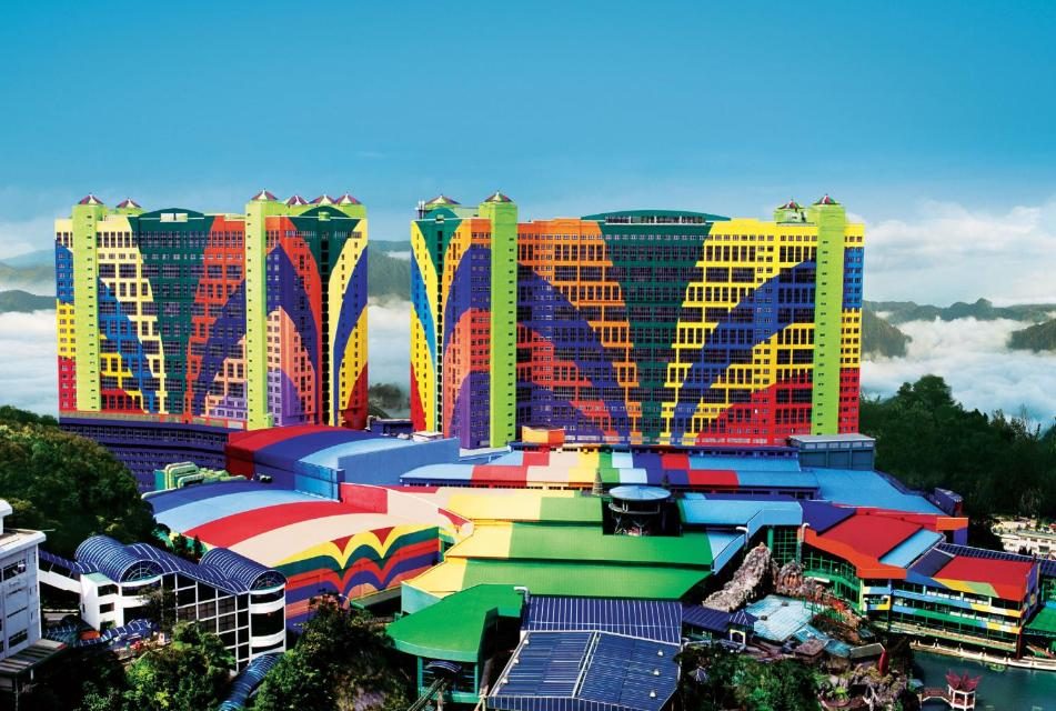 The World’s Largest Hotel Features Over 7,000 Rooms