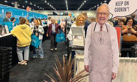 Winner pays $9 million in charity auction for a private lunch with Warren Buffett and Stephen Curry
