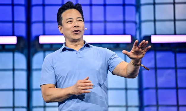 Mayor Eats His Words After Admitting He’s Delegating Work to 11 AI Agents